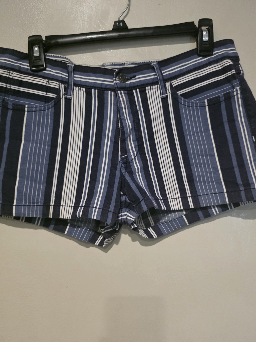 Y2K Old Navy Women's Chino Shorts Size 8 Blue/White Striped Low Rise Stretch